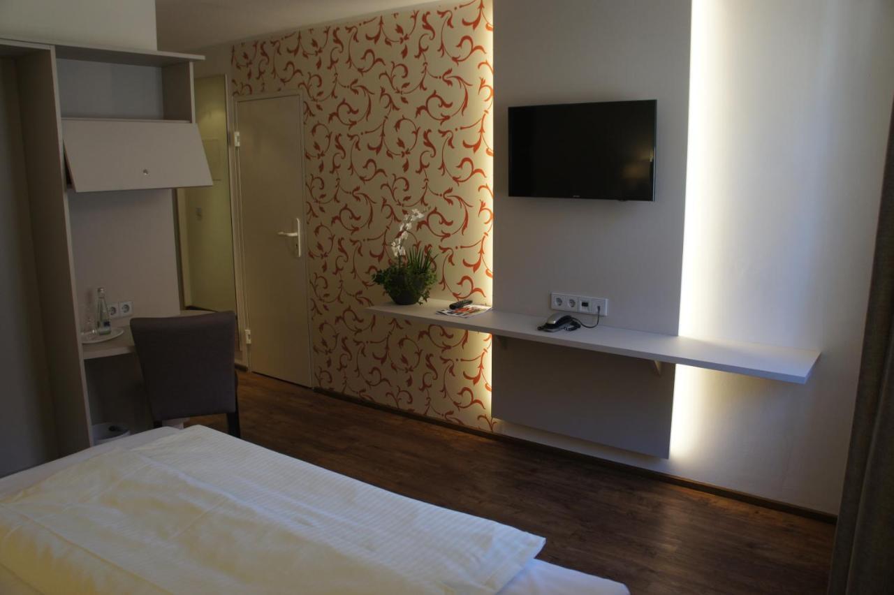 Stadthotel Engel Ettlingen Dış mekan fotoğraf